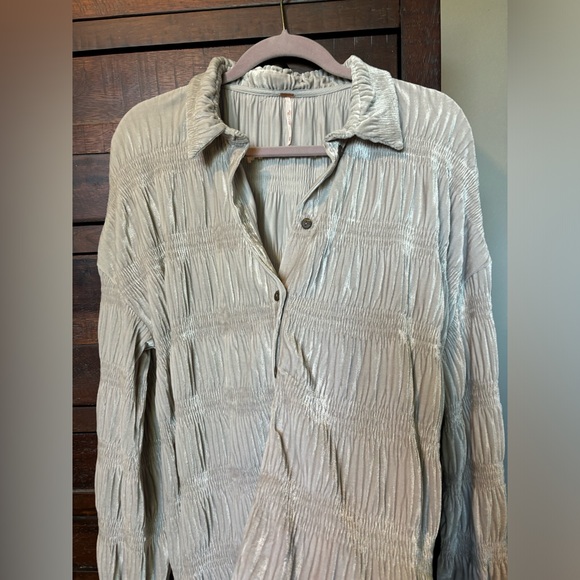 Free People My Best Top Button-Up Top Sz XS - Runs Big Winter Fog - NWOT - Picture 9 of 14